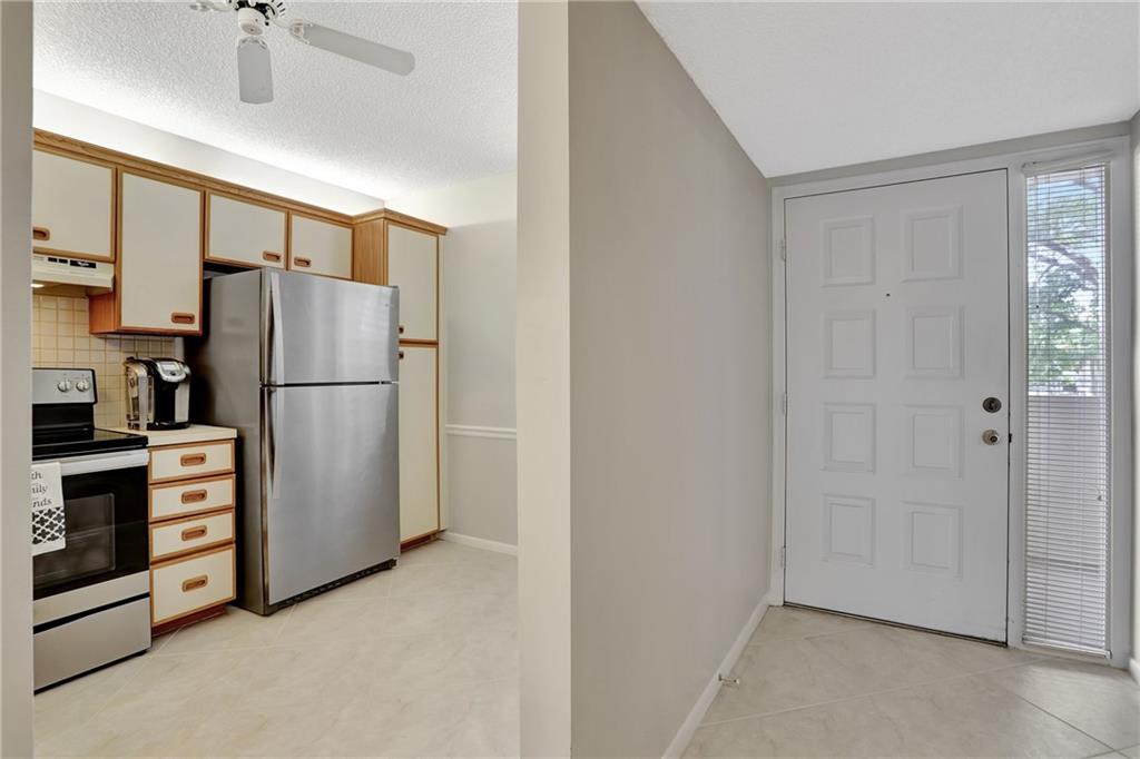 APPLEWOOD VILLAGE - Residential