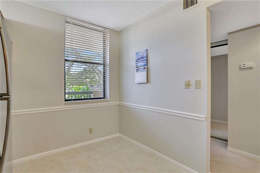 APPLEWOOD VILLAGE - Residential