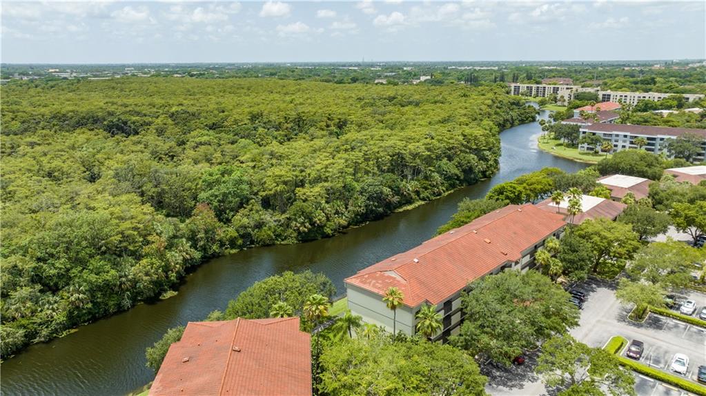 APPLEWOOD VILLAGE - Residential