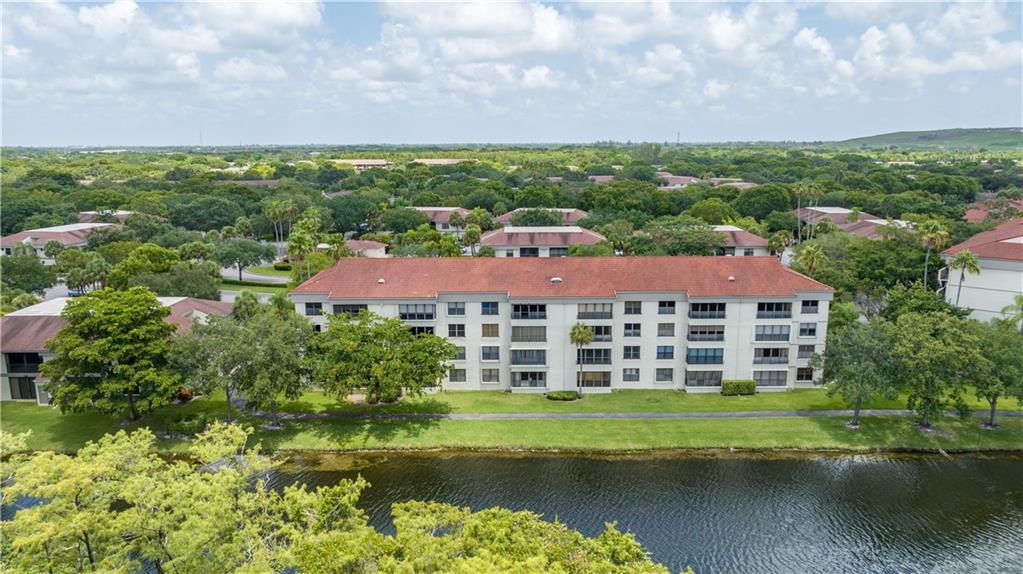 APPLEWOOD VILLAGE - Residential