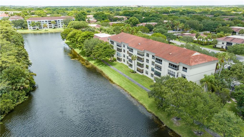 APPLEWOOD VILLAGE - Residential