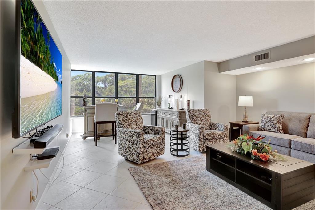 APPLEWOOD VILLAGE - Residential