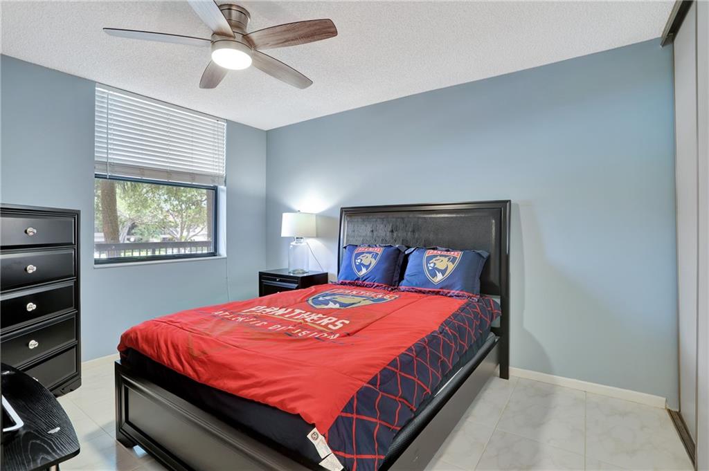 APPLEWOOD VILLAGE - Residential