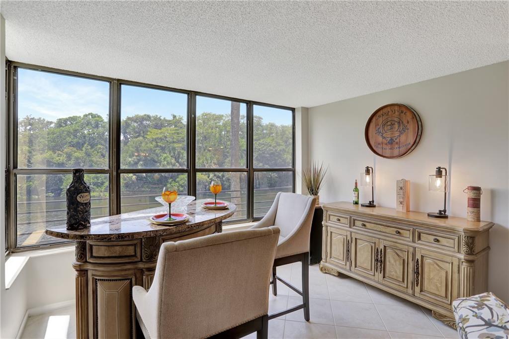 APPLEWOOD VILLAGE - Residential