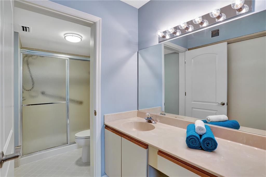 APPLEWOOD VILLAGE - Residential