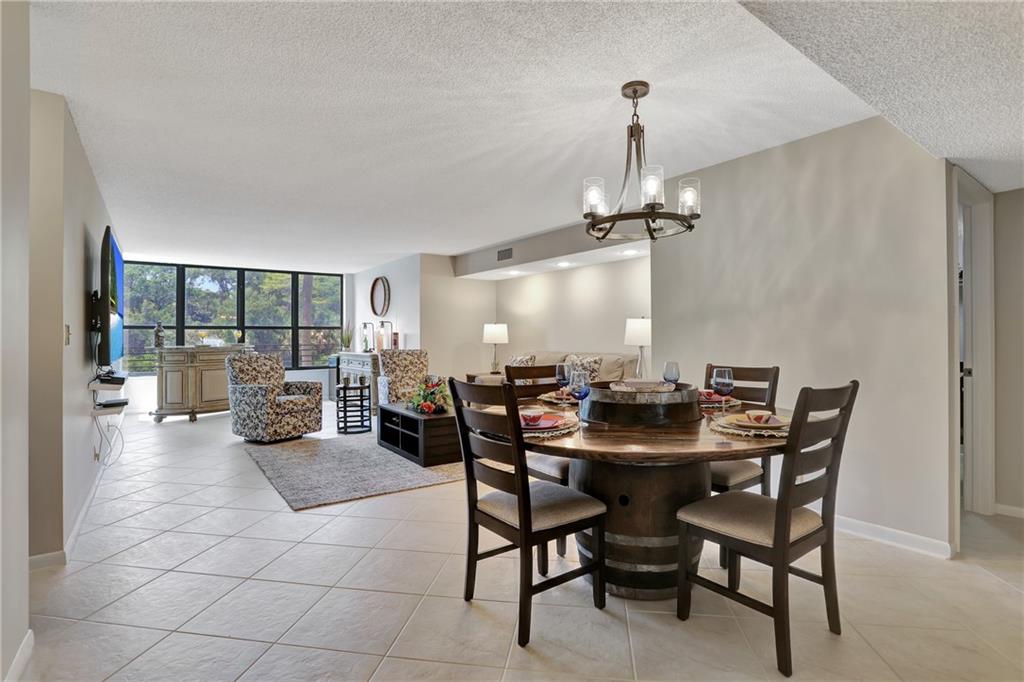APPLEWOOD VILLAGE - Residential