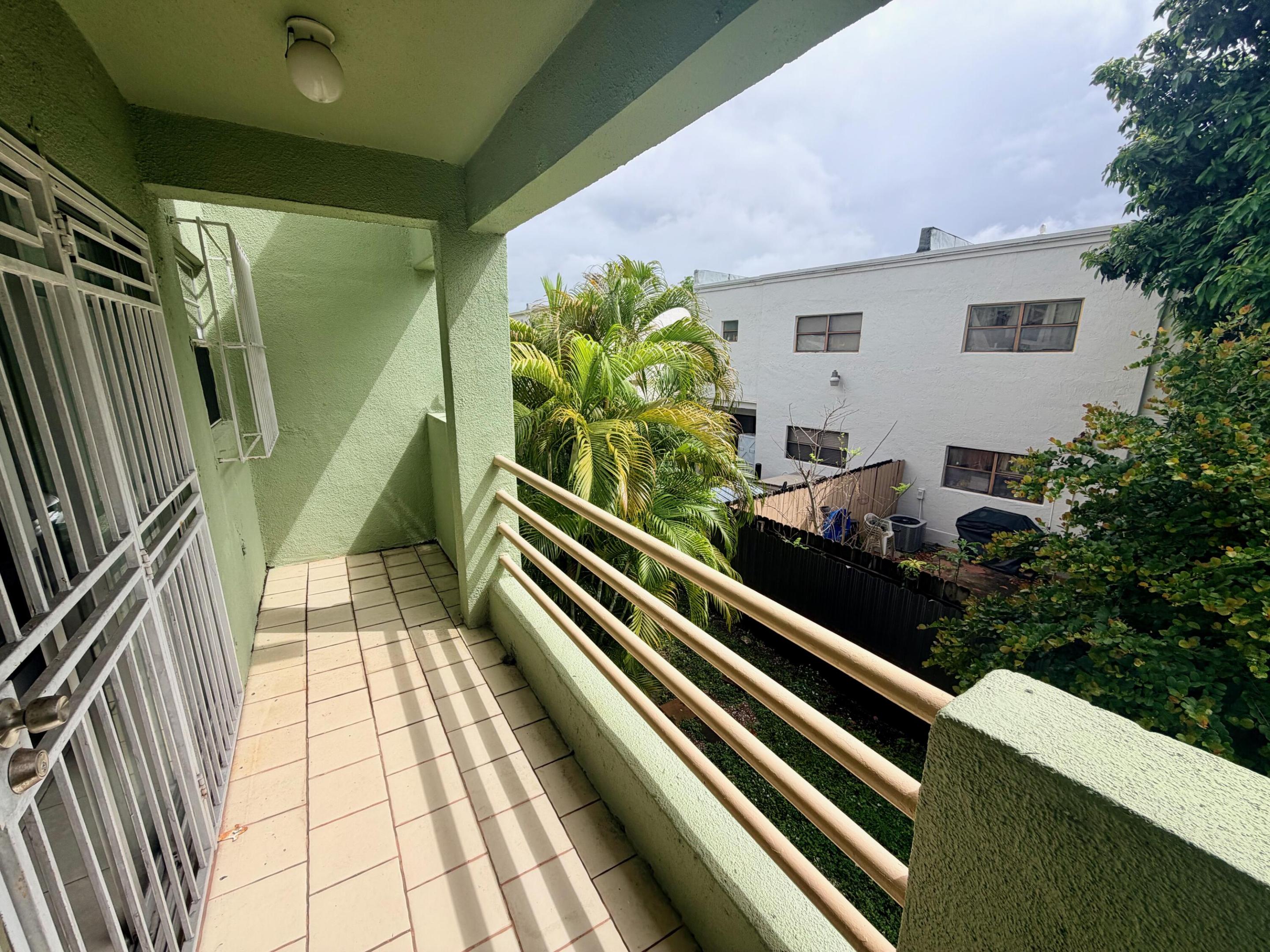 PATIO WEST ONE CONDO - Residential