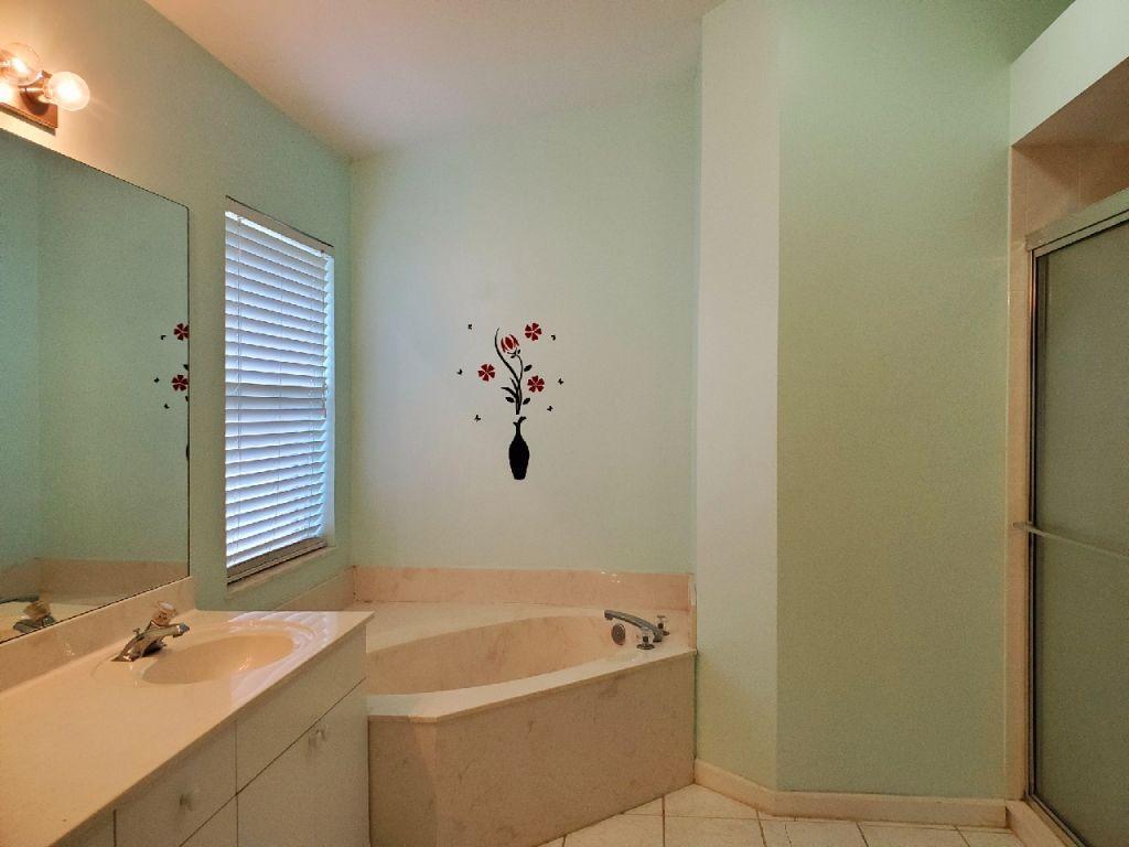 NORTH PALM BEACH HEIGHTS - Residential Lease