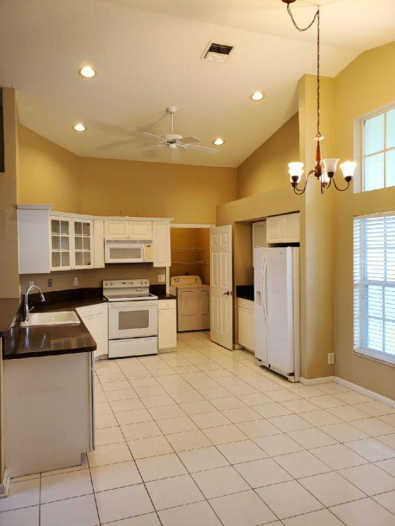 NORTH PALM BEACH HEIGHTS - Residential Lease