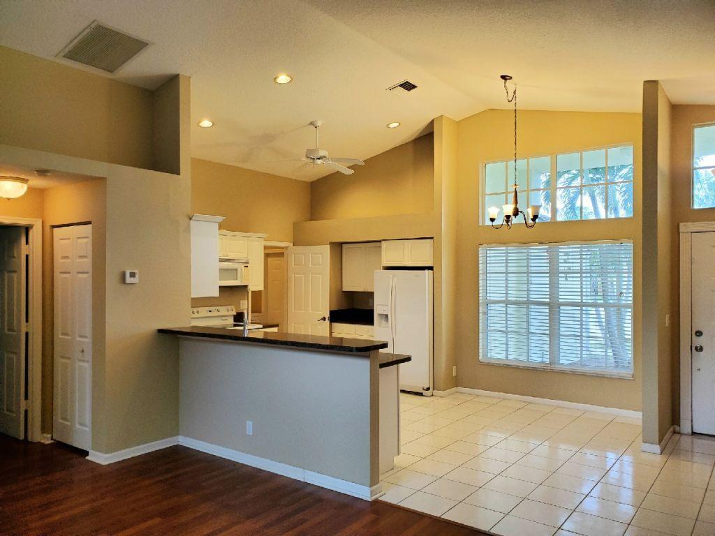 NORTH PALM BEACH HEIGHTS - Residential Lease