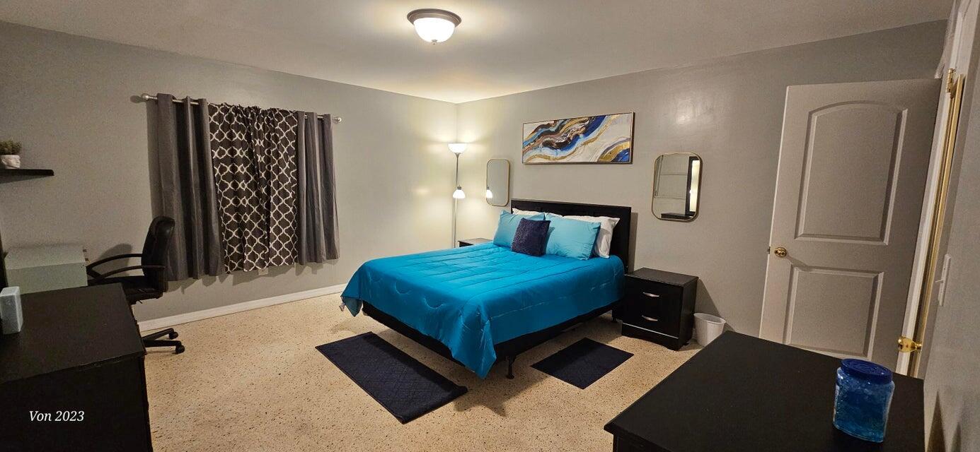 Furnished Room in a nice, clean and quiet home. Utilities, and furniture included. No pets. SSI or SSA income welcomed. Another space for $900 also available.