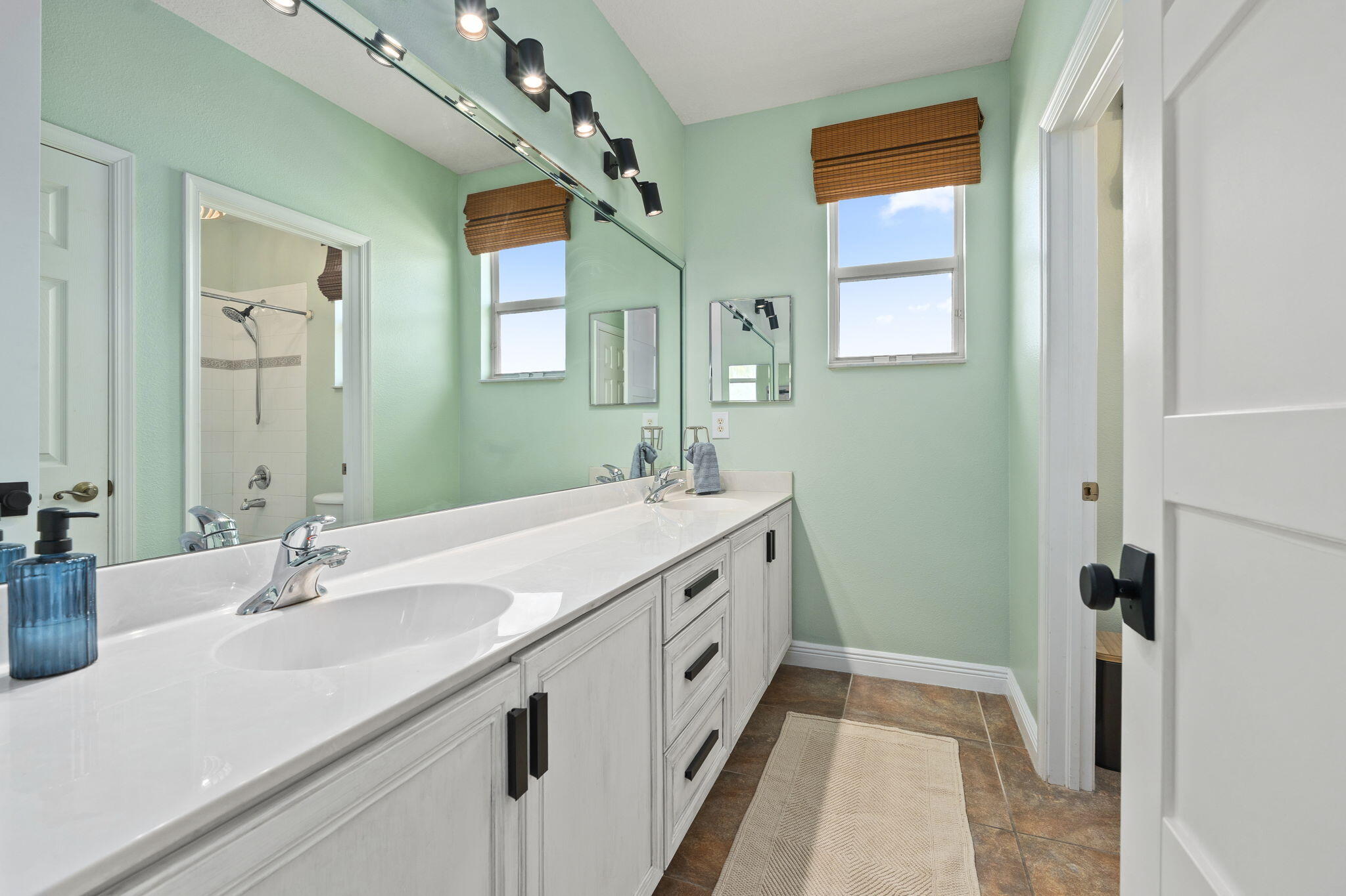 LAKE TUSCANY - Residential