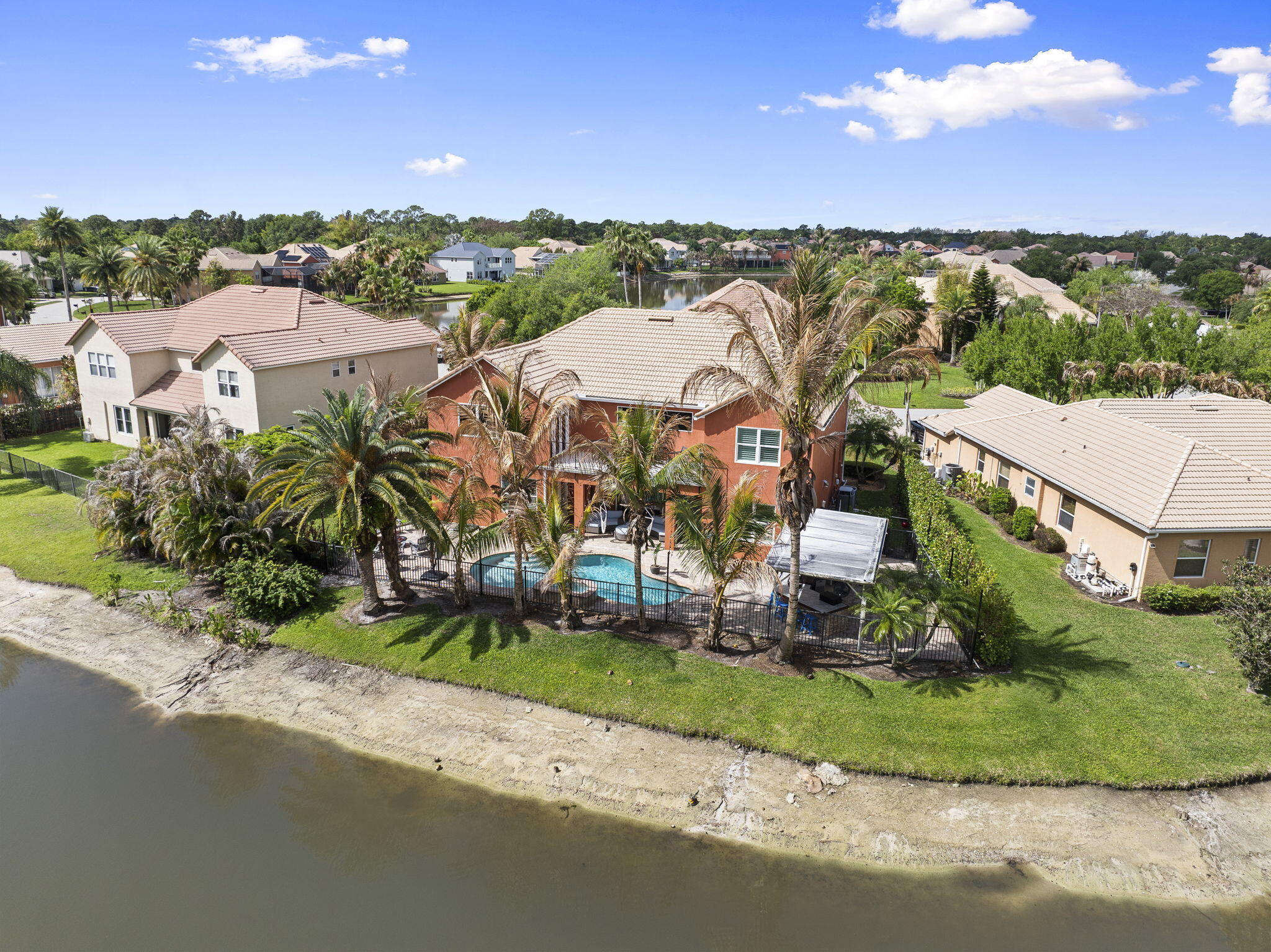 LAKE TUSCANY - Residential