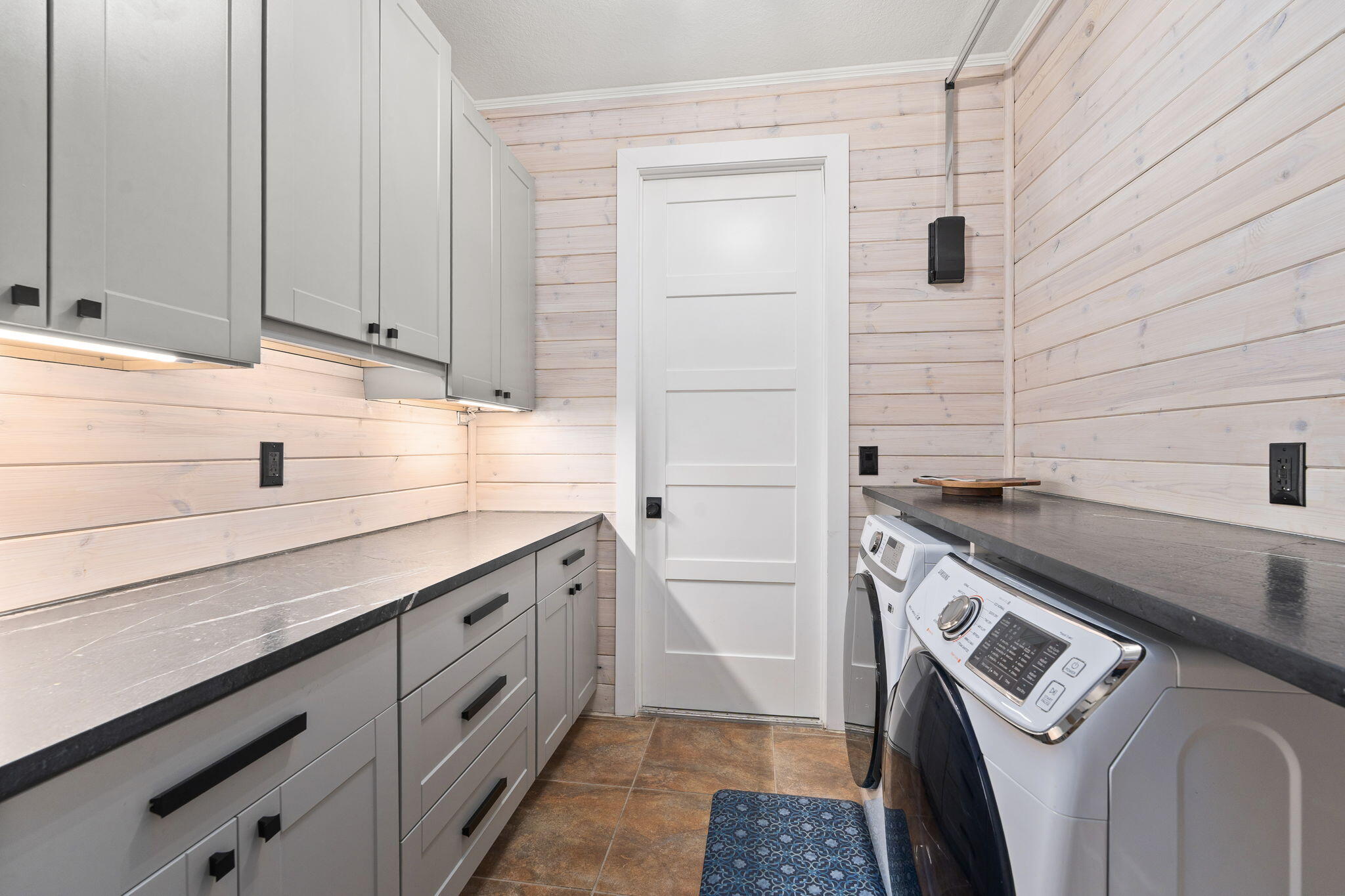 LAKE TUSCANY - Residential