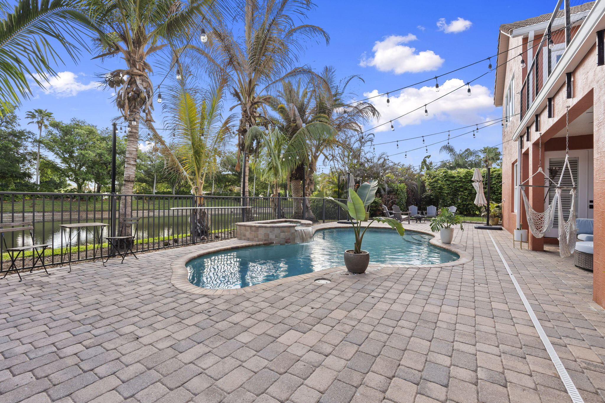 LAKE TUSCANY - Residential