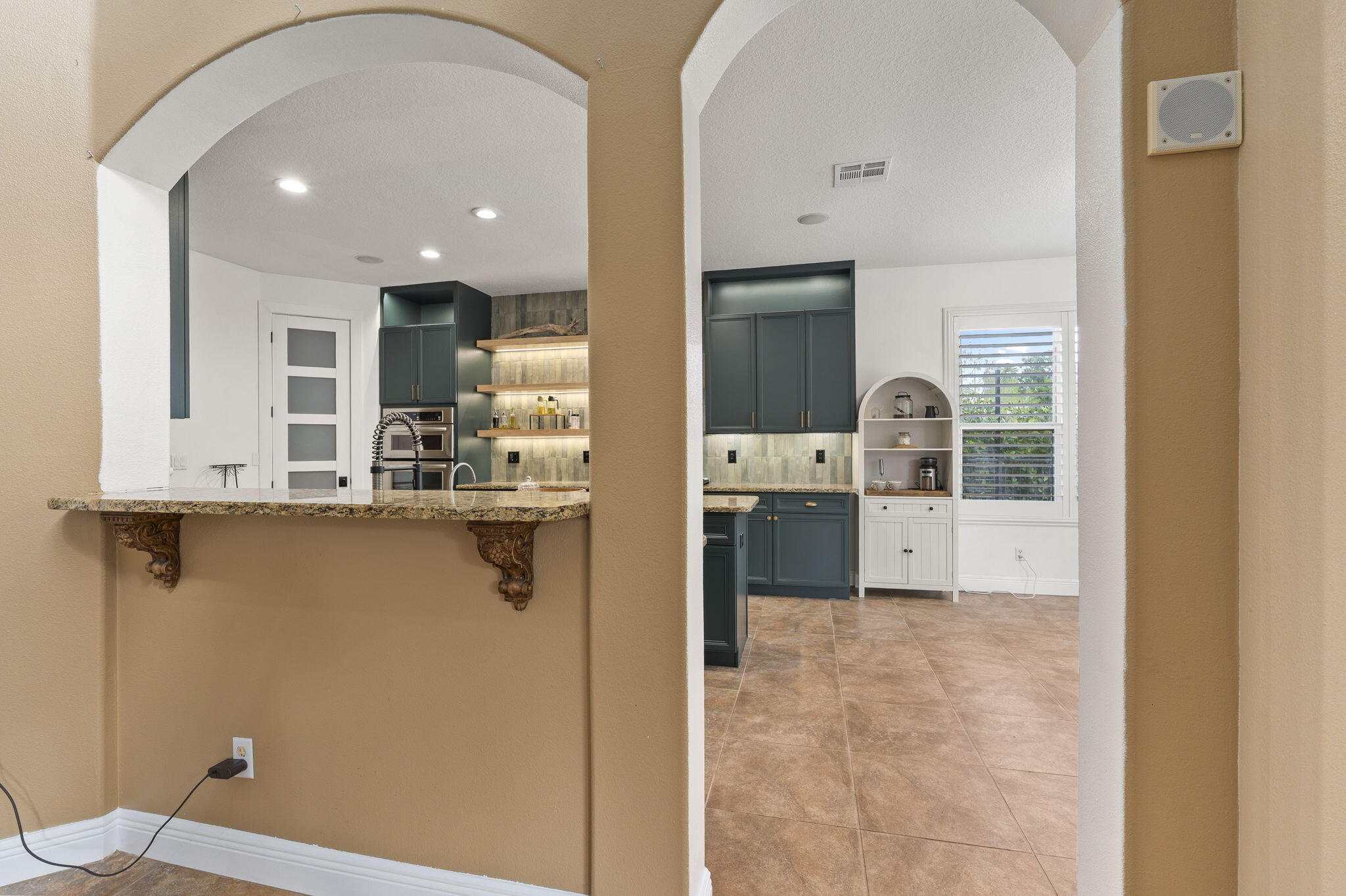 LAKE TUSCANY - Residential