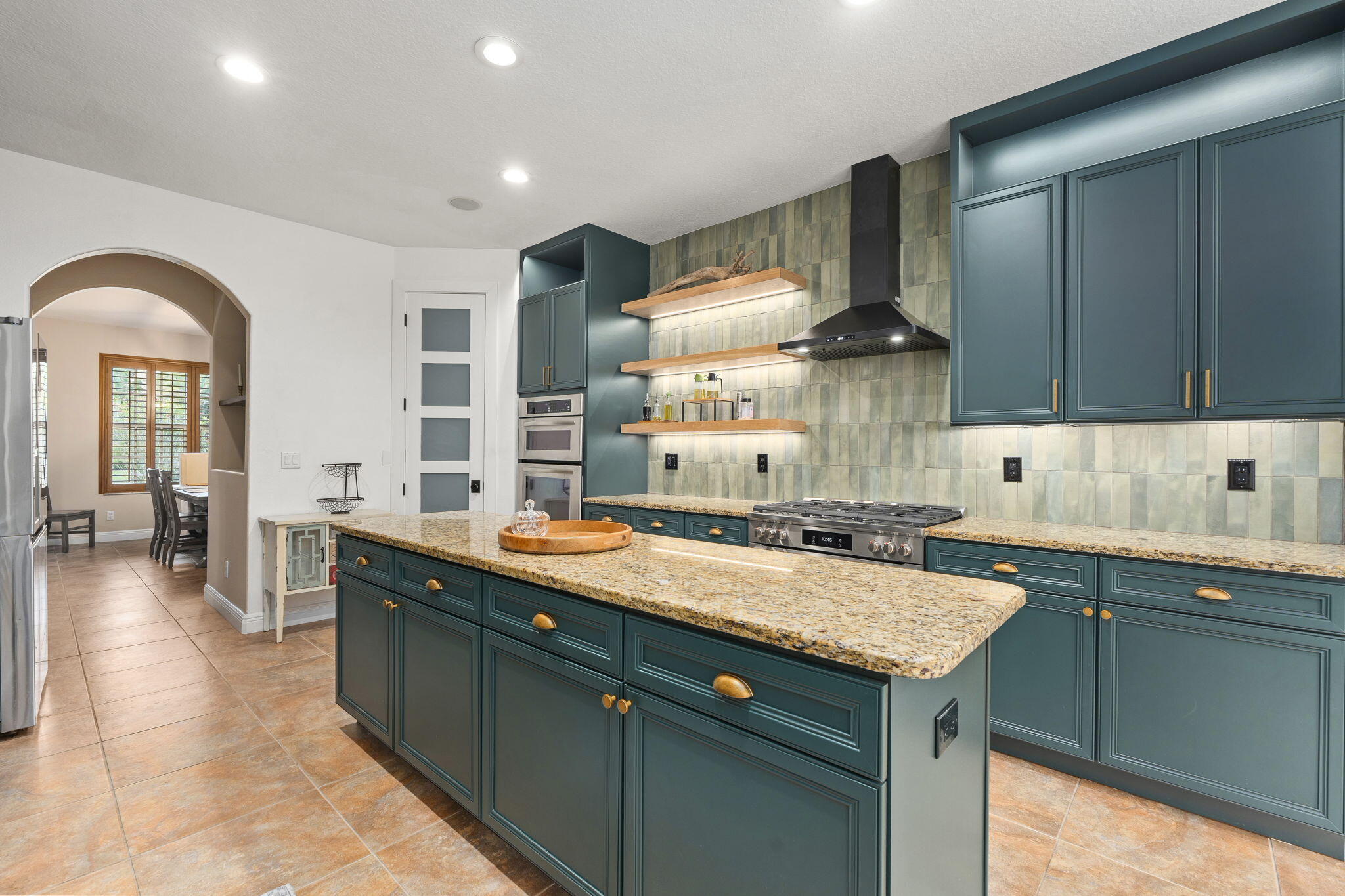 LAKE TUSCANY - Residential