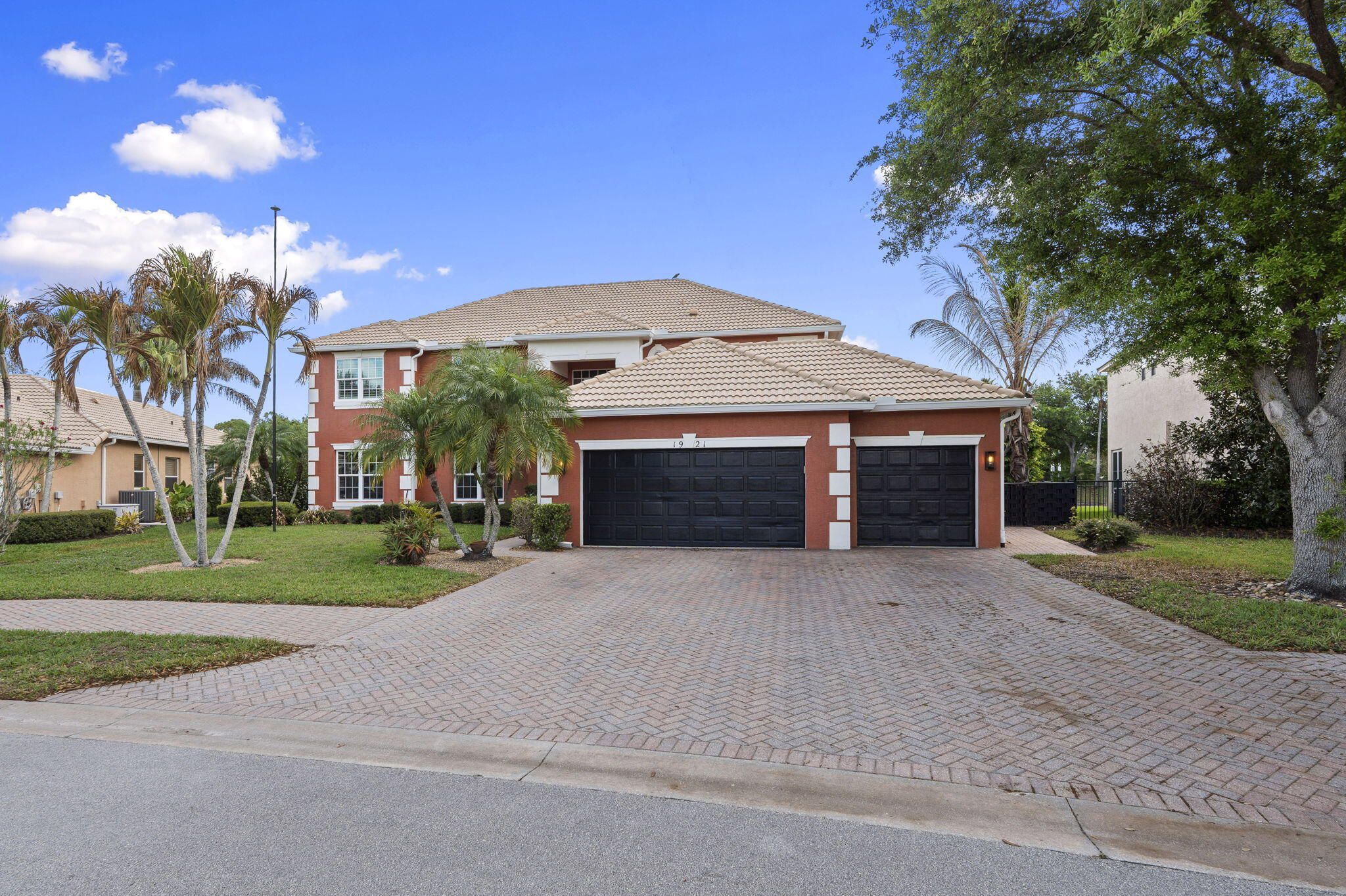 LAKE TUSCANY - Residential