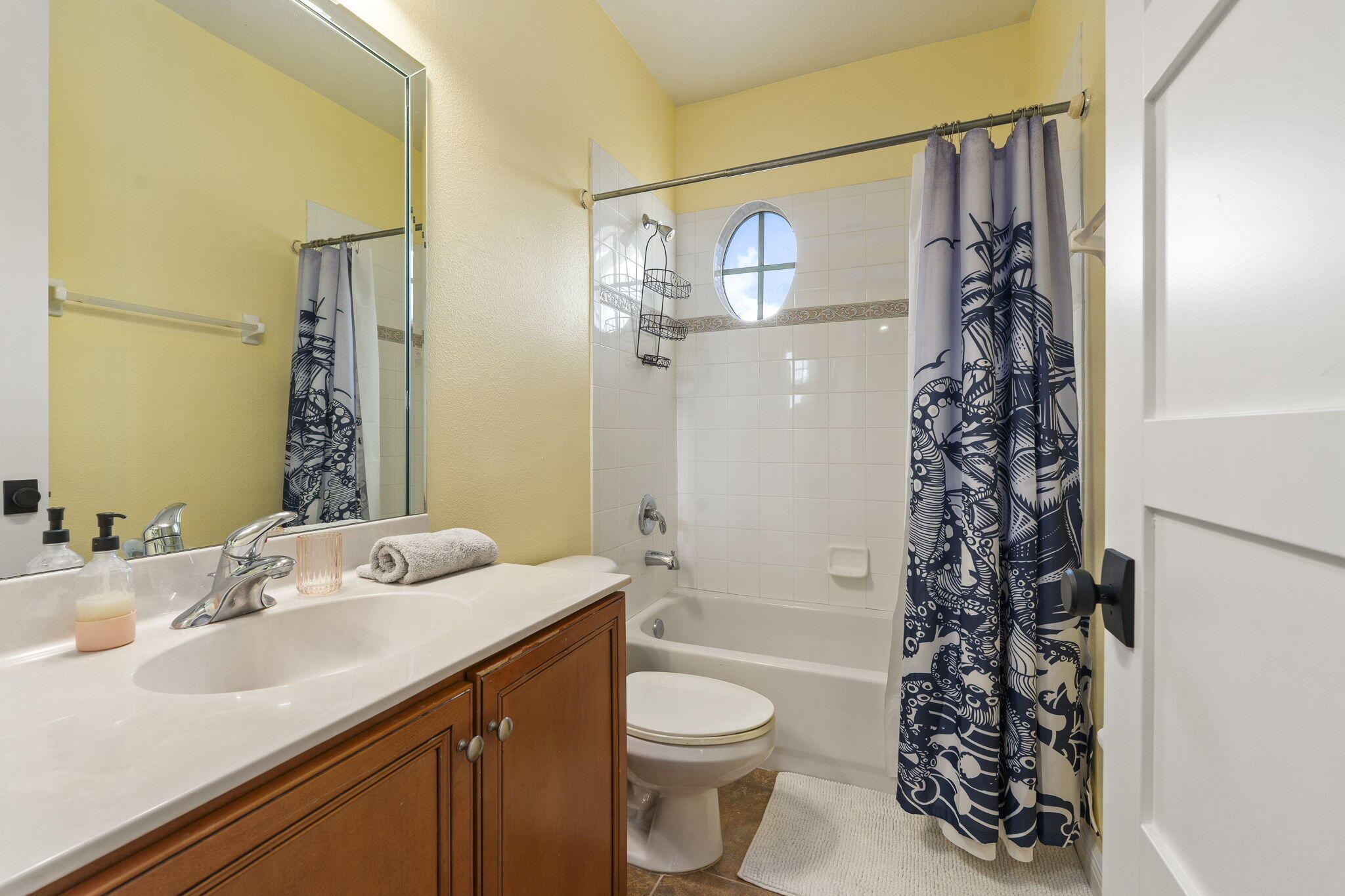 LAKE TUSCANY - Residential