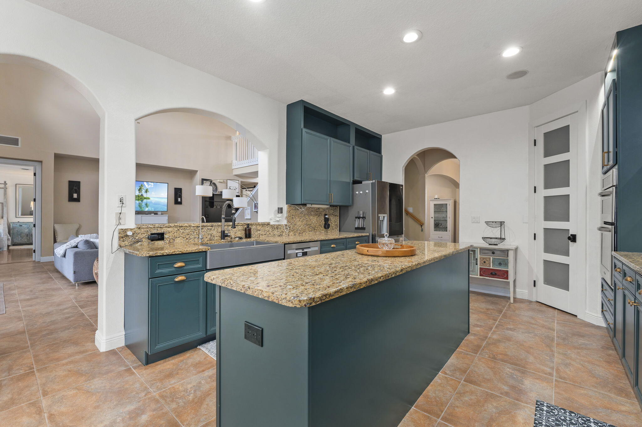 LAKE TUSCANY - Residential