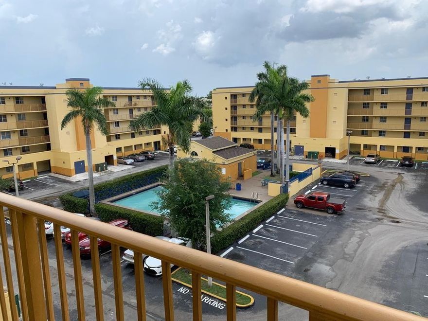 Beautiful 2/2 SPACIOUS corner unit with a brand new remodeled kitchen. Washer & dryer inside the unit, stainless steel appliances, large walk-in closets, freshly painted and well maintained. Minutes away from everything you need - Walmart, Target, Restaurants, Shops, etc