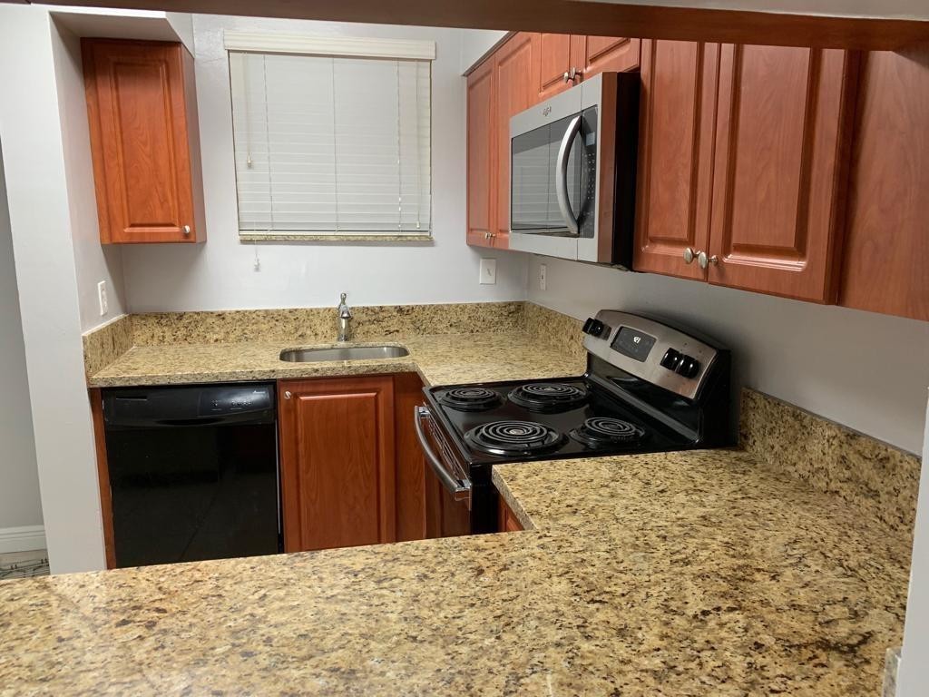 WATERVIEW CONDO - Residential Lease