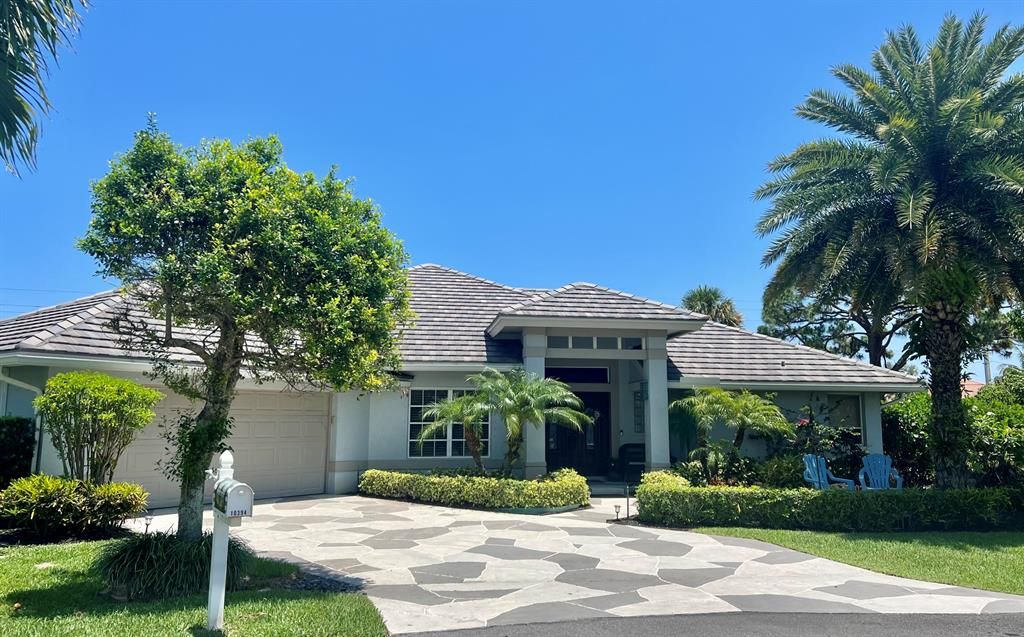 Photo of 10394 SE Coconut Lane, Hobe Sound, FL 33455 (MLS # R10803556)