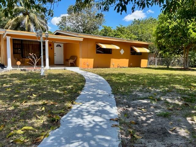 LAUDERDALE MONORS - Residential