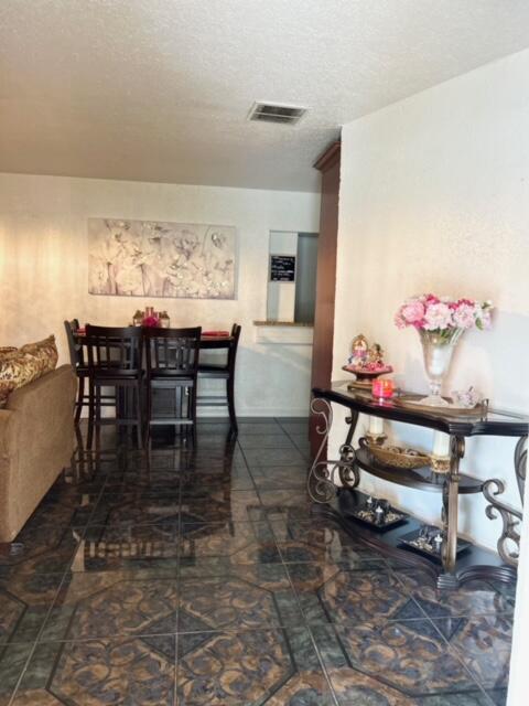 LAUDERDALE MONORS - Residential