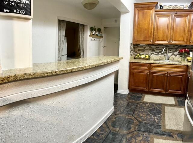 LAUDERDALE MONORS - Residential