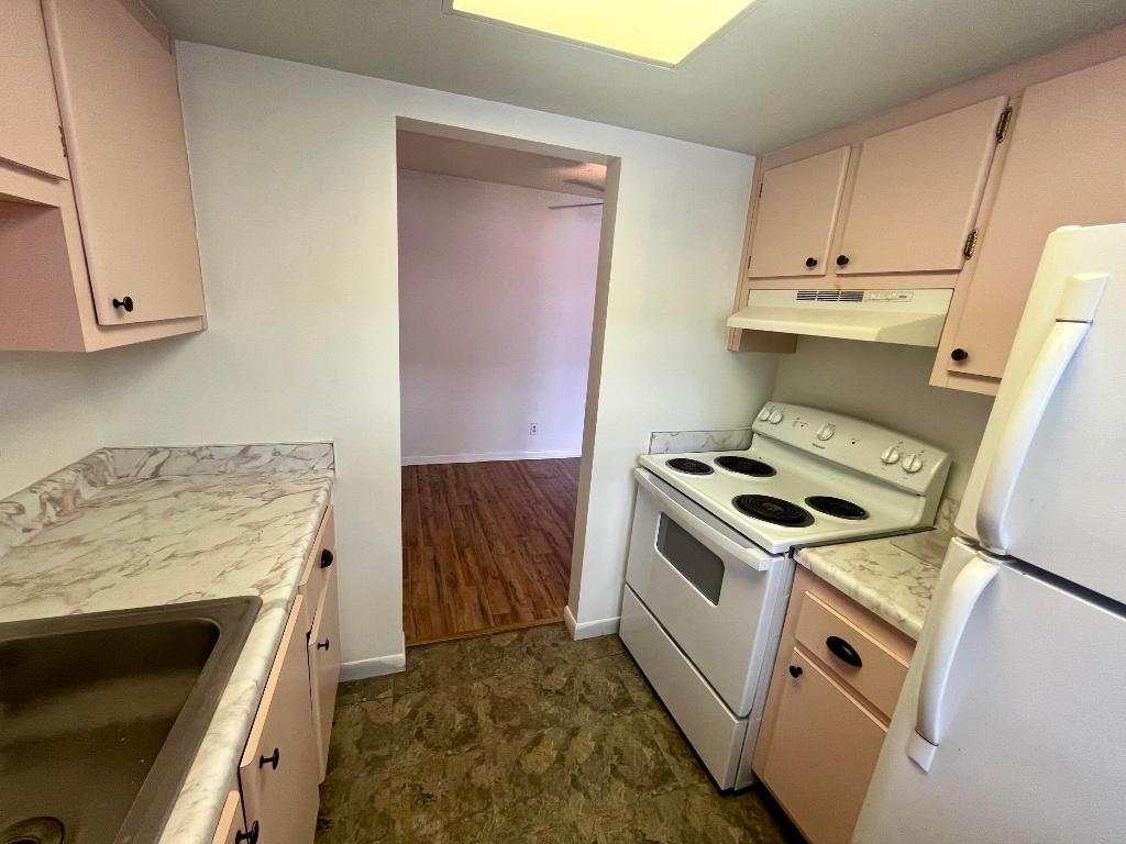 HARBOUR HALL CONDOS - Residential Lease