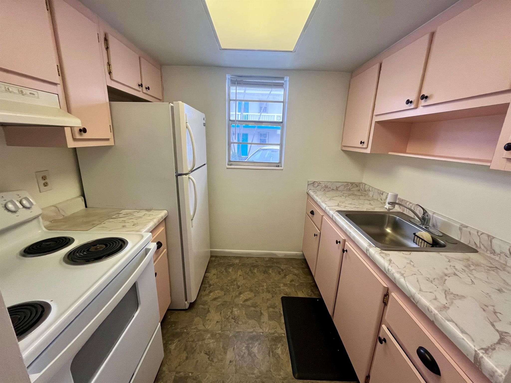 HARBOUR HALL CONDOS - Residential Lease