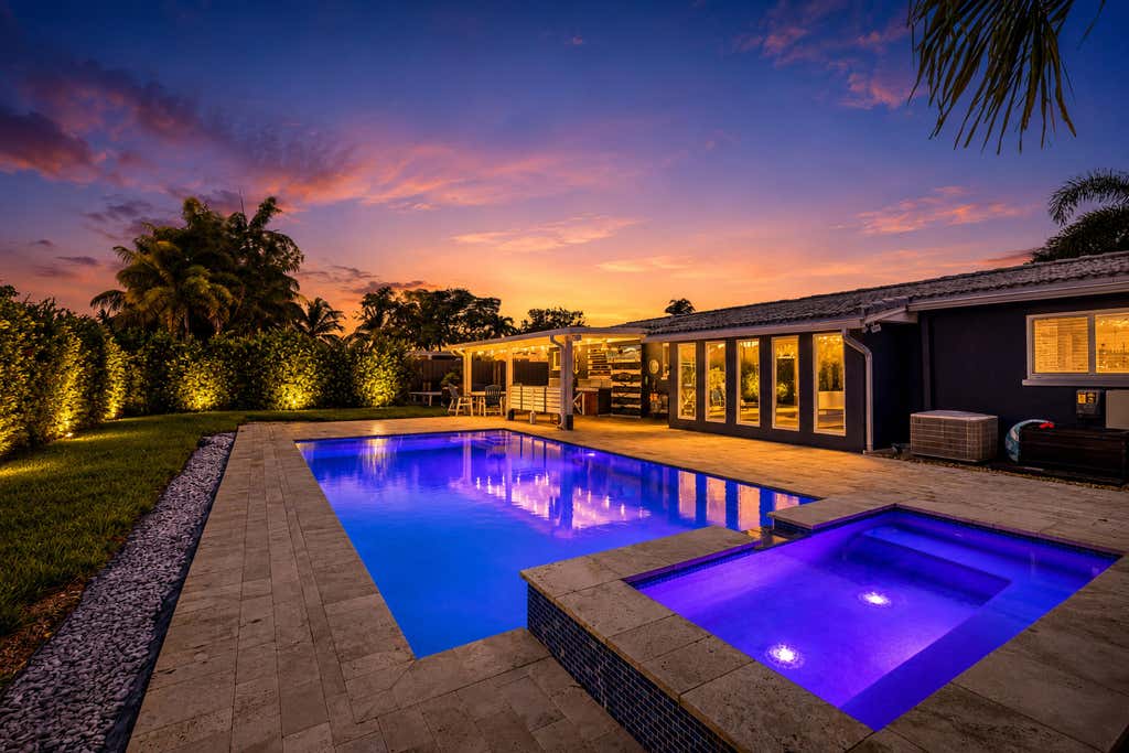 Photo of 1310 NE 46TH Street, Oakland Park, FL 33334 (MLS # B26060027)