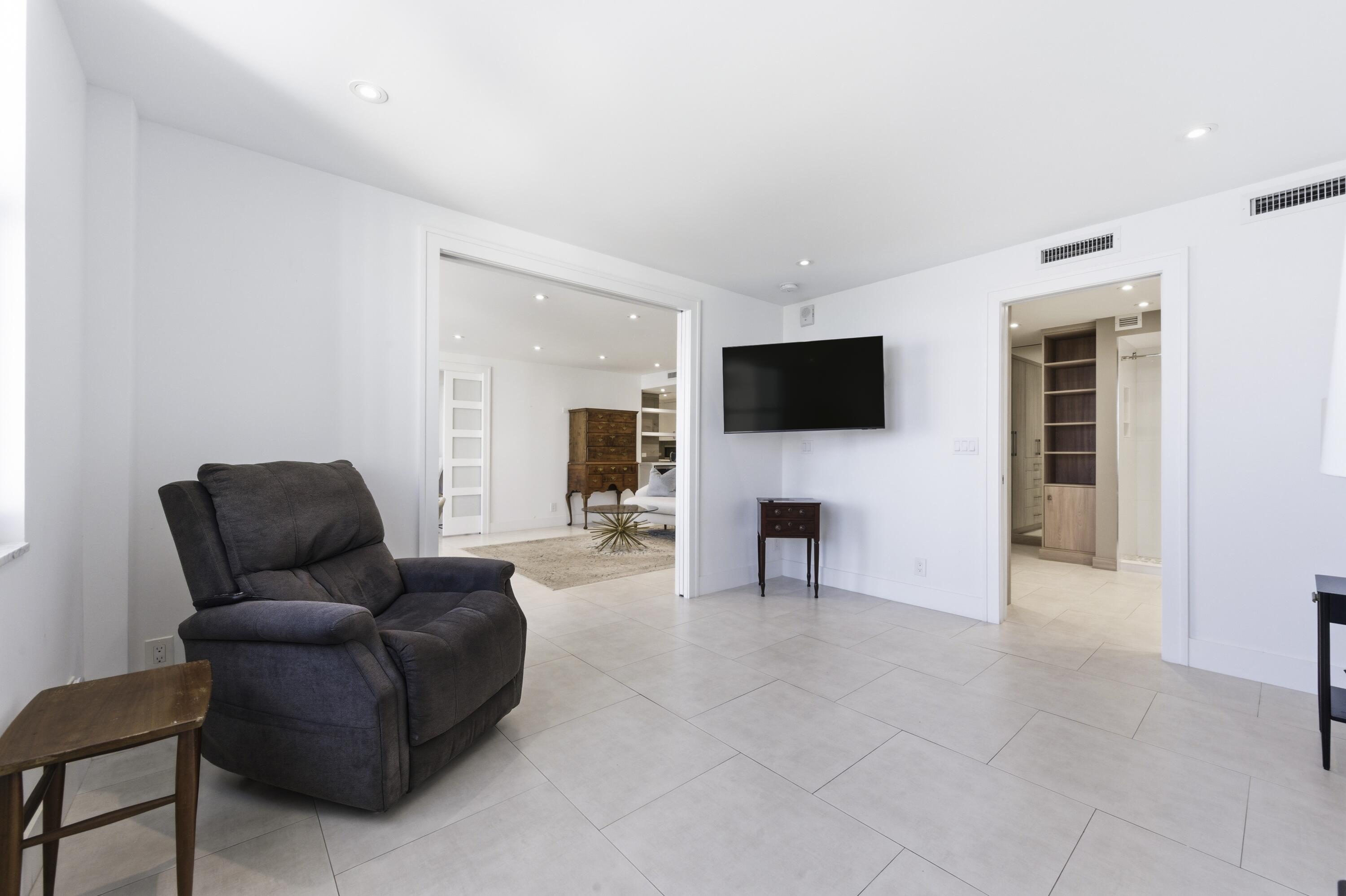 RAPALLO SOUTH CONDO - Residential