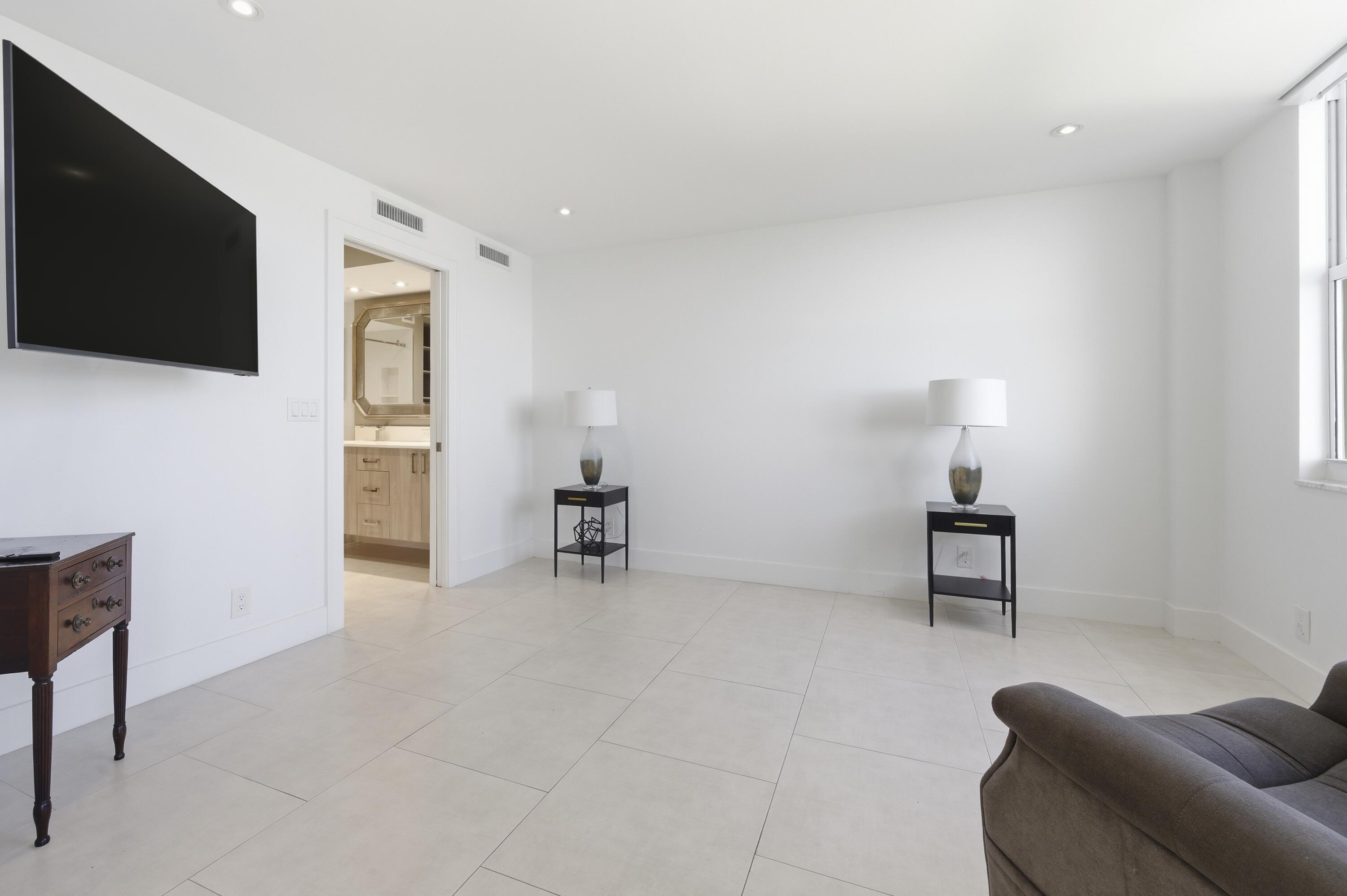 RAPALLO SOUTH CONDO - Residential