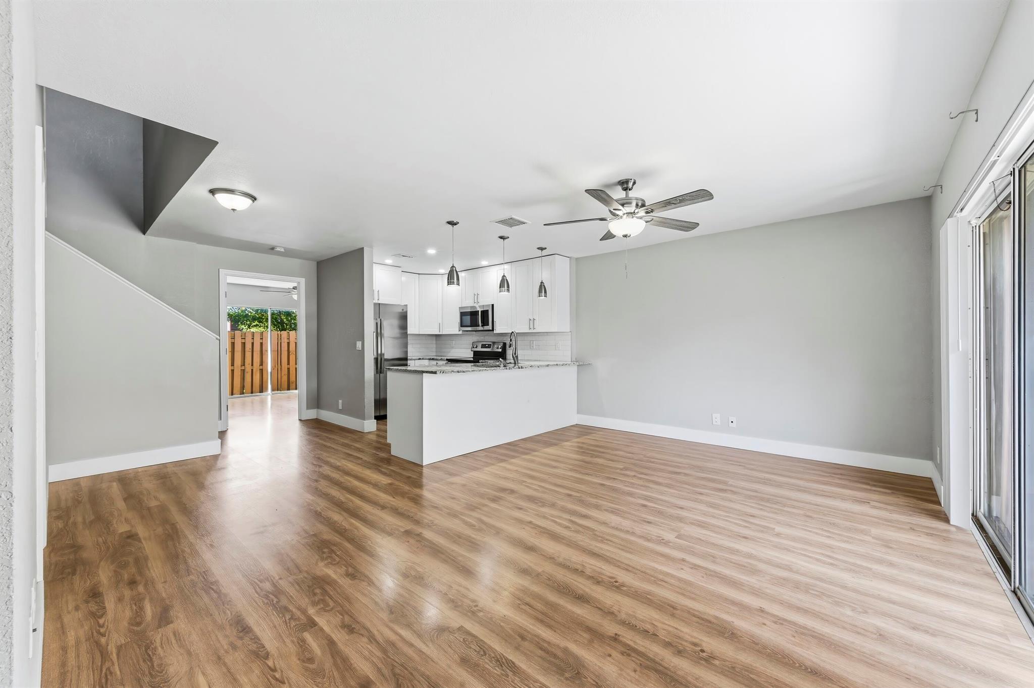 CYPRESS ESTATES OF PALM S - Residential