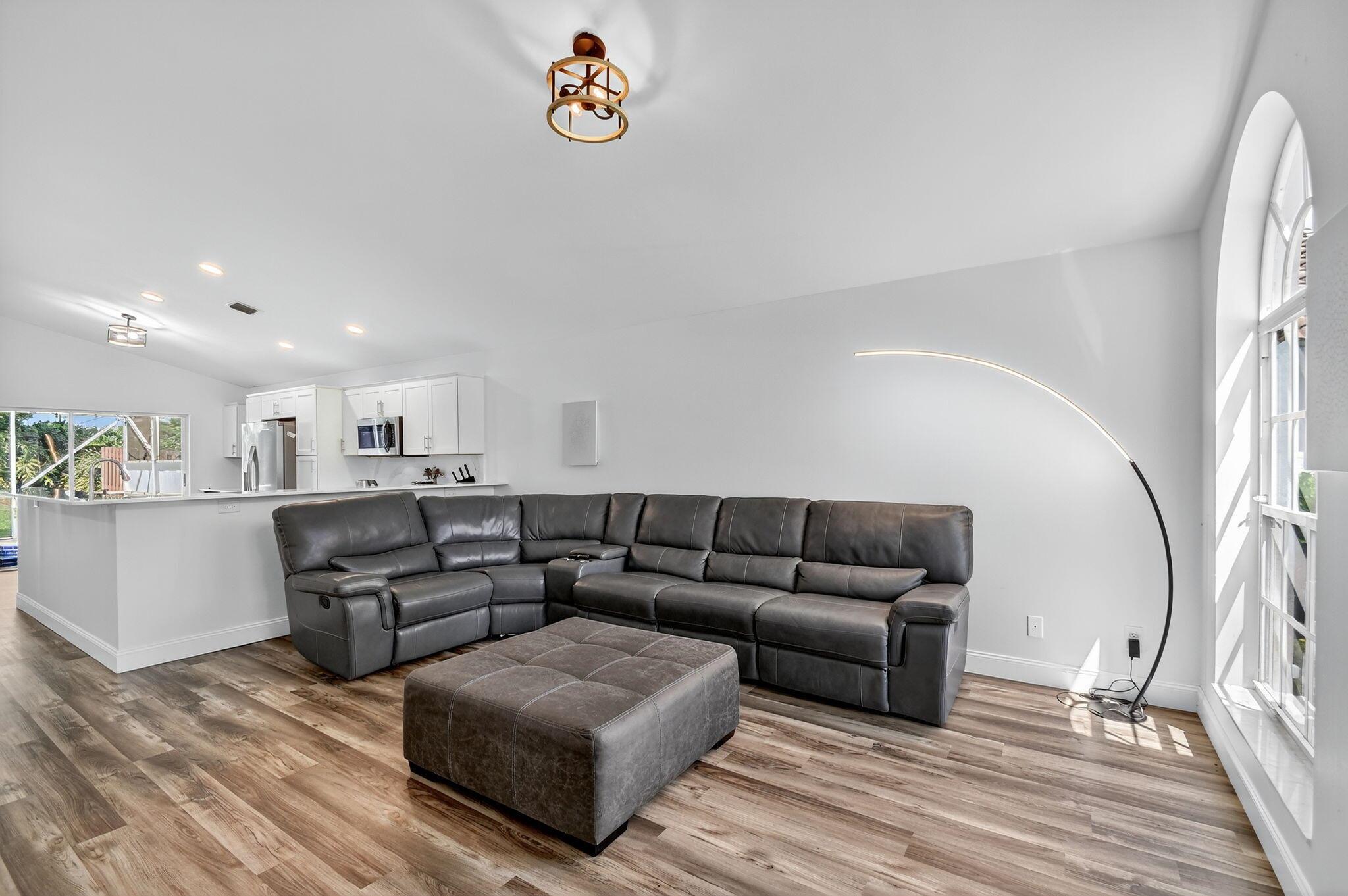 WELLINGTONS EDGE PAR 76 P - Residential Lease