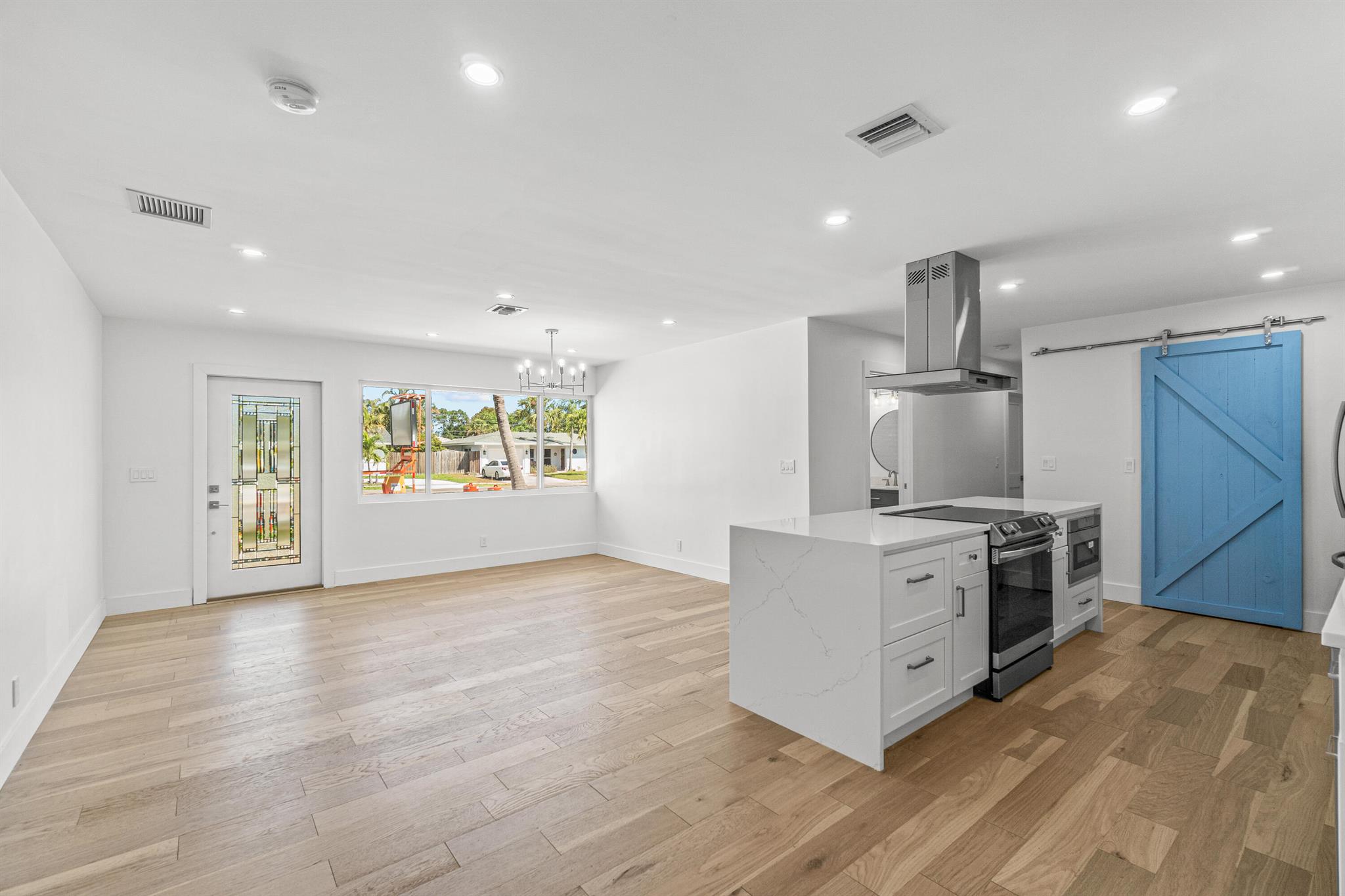 1188 W Camino Real