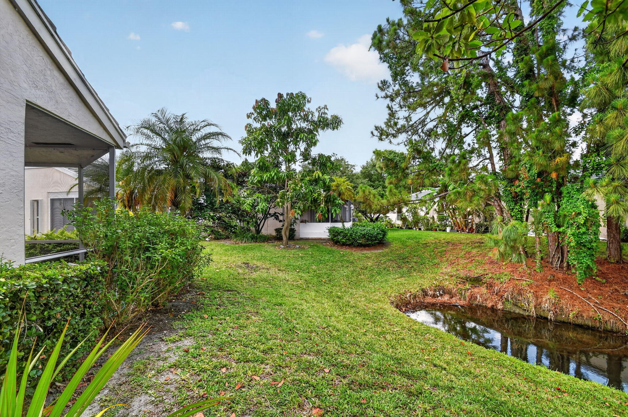 ISLAND OF RIVER BRIDGE - Residential