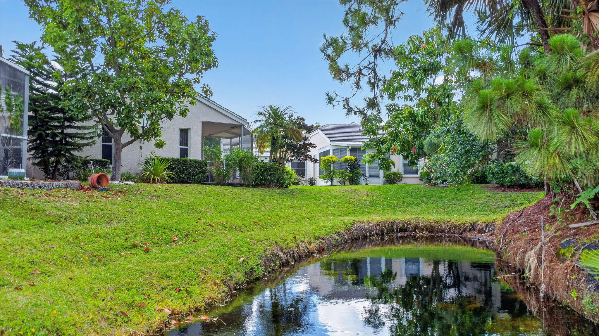 ISLAND OF RIVER BRIDGE - Residential