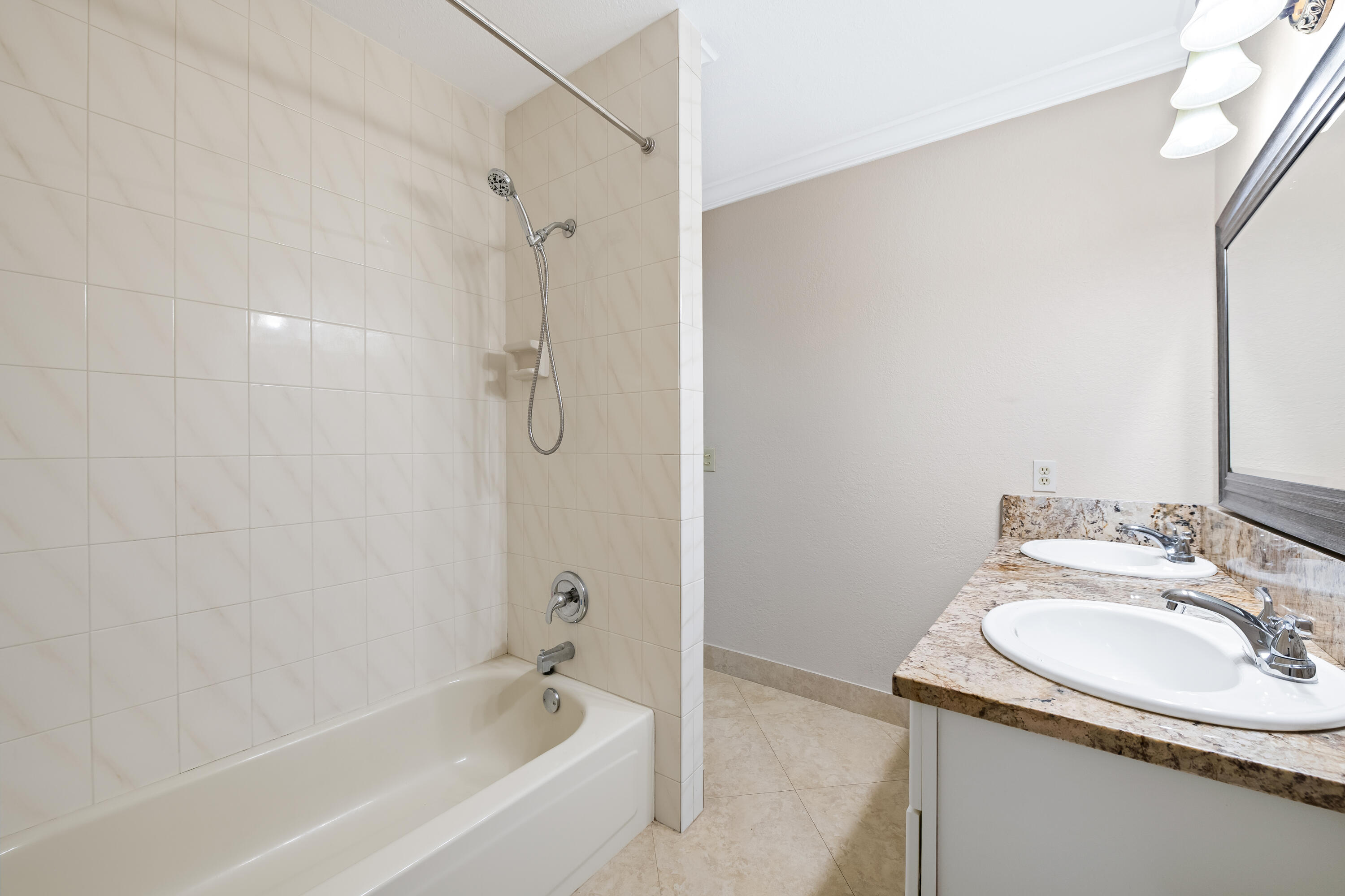 PLANTATION ESTATES SEC 1-A - Residential Lease