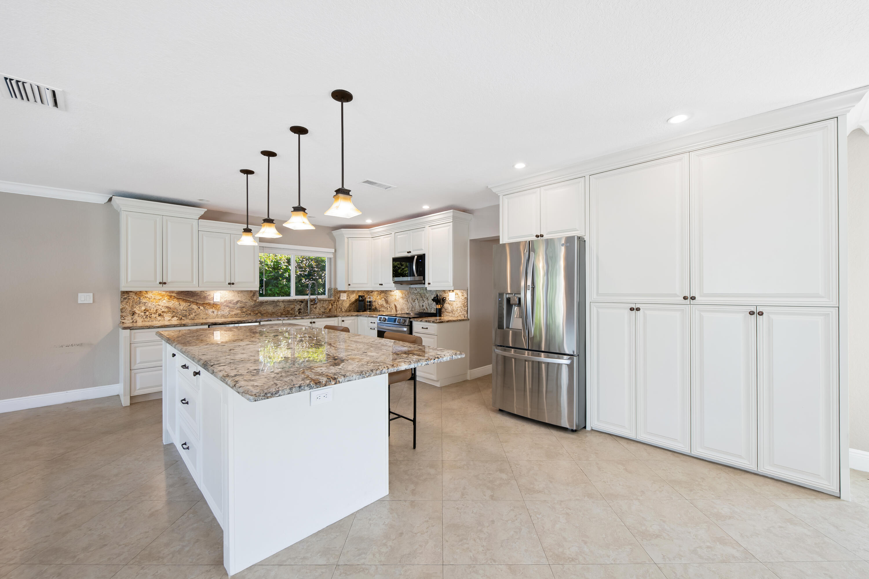 PLANTATION ESTATES SEC 1-A - Residential Lease