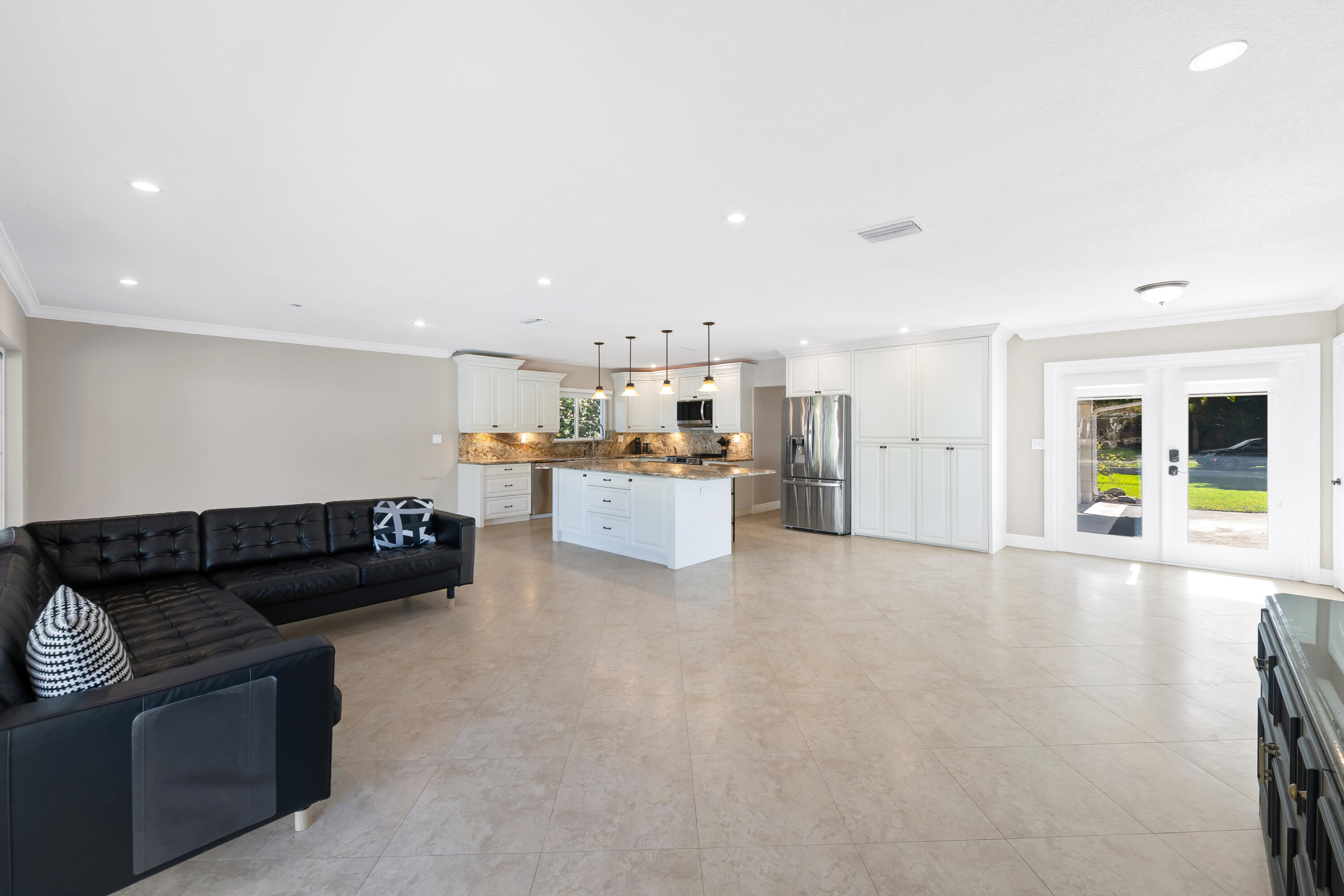 PLANTATION ESTATES SEC 1-A - Residential Lease