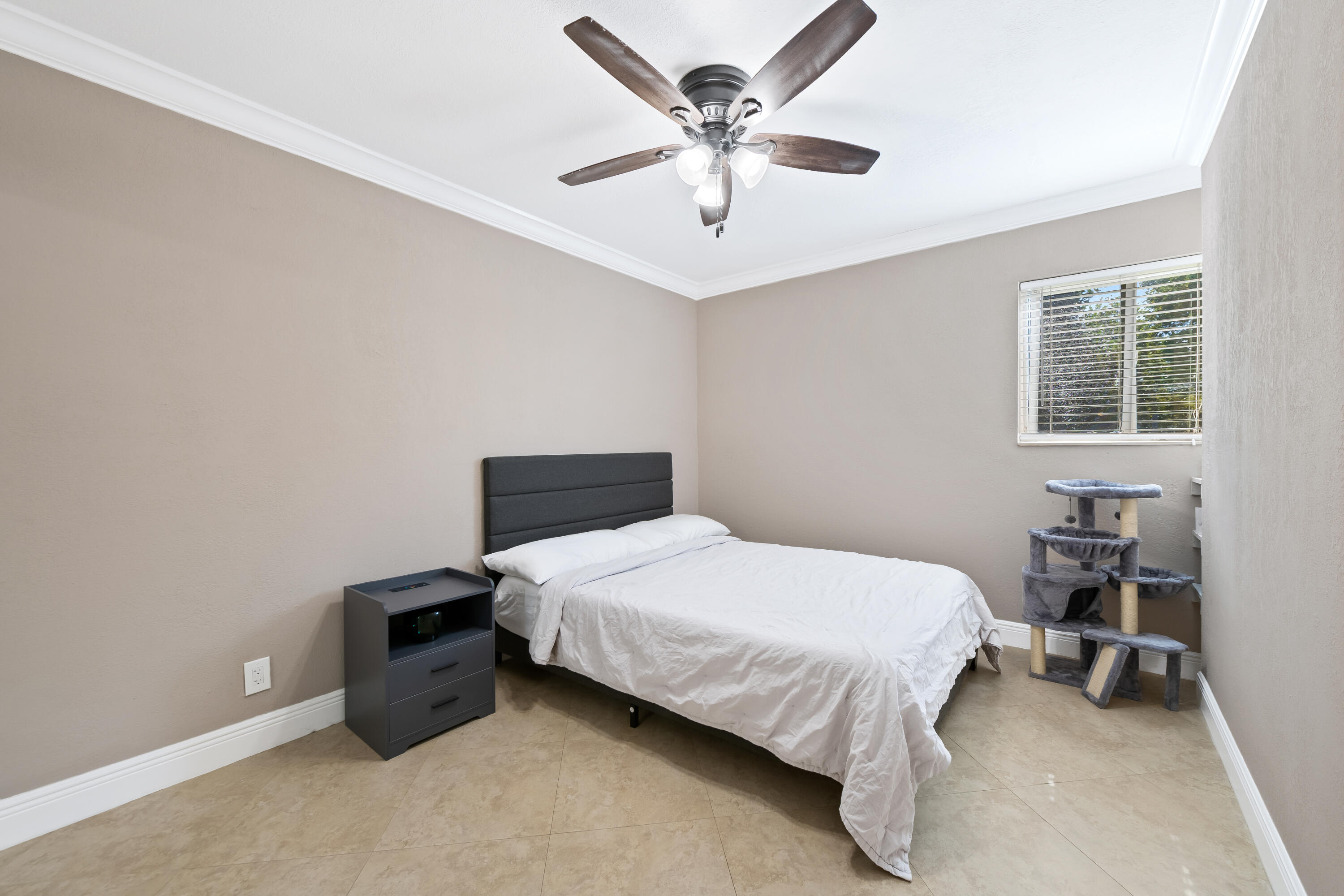 PLANTATION ESTATES SEC 1-A - Residential Lease