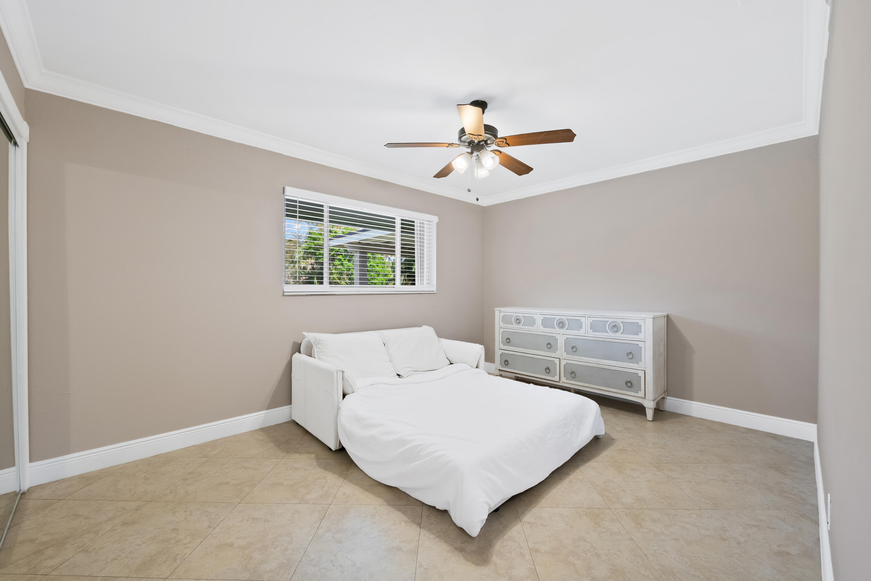 PLANTATION ESTATES SEC 1-A - Residential Lease