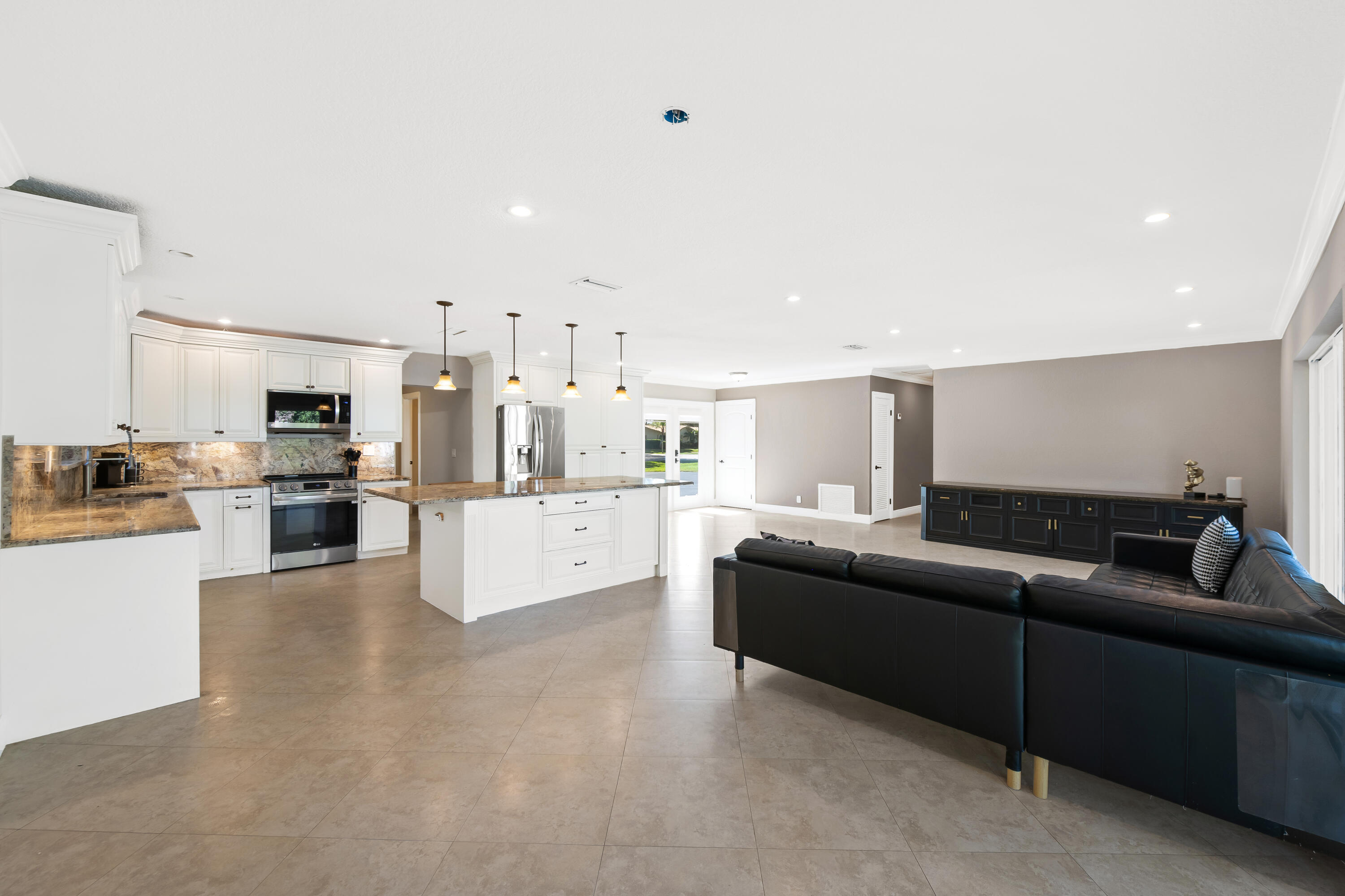 PLANTATION ESTATES SEC 1-A - Residential Lease