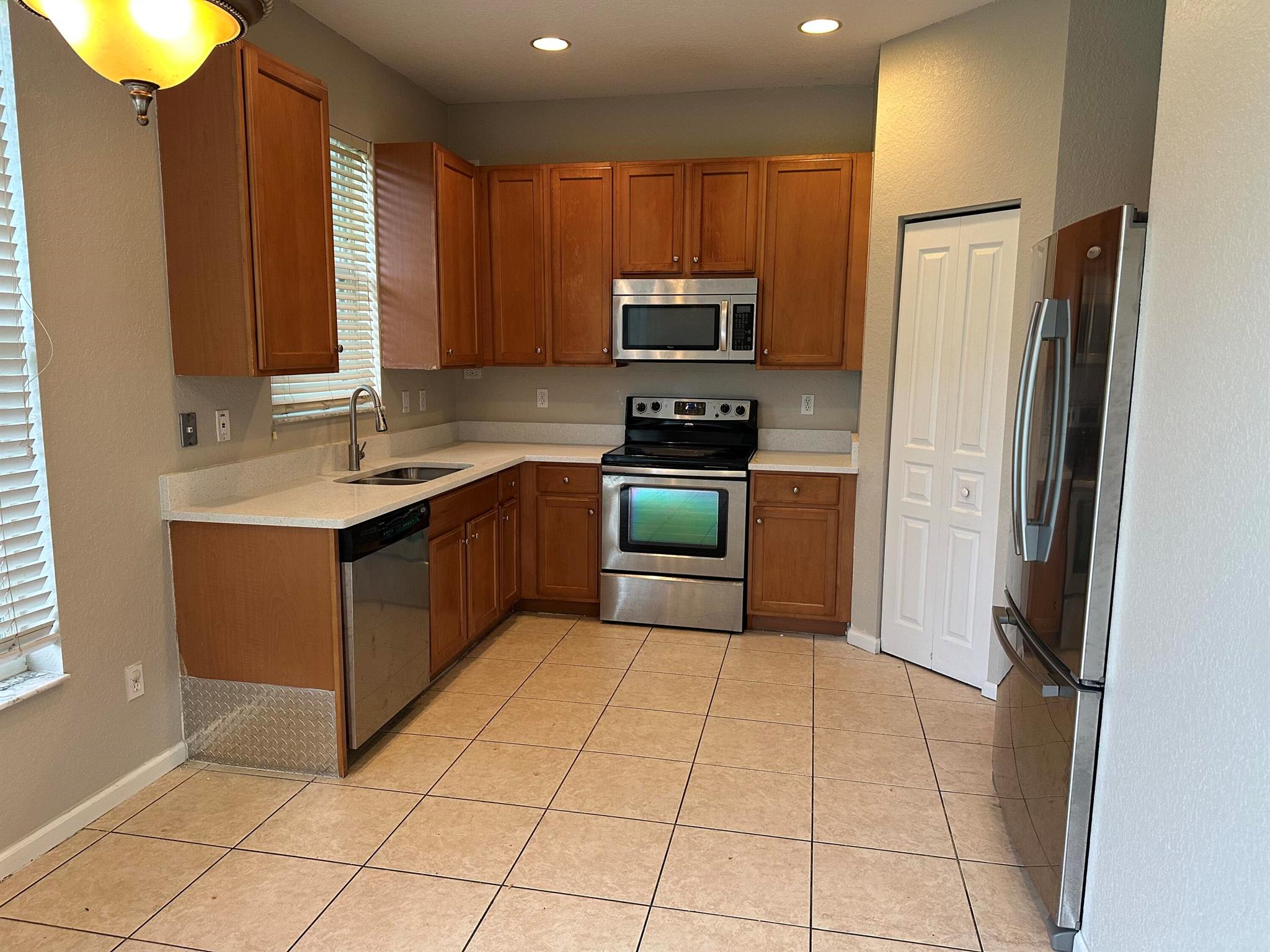 NAUTICA ISLES 4 - Residential Lease