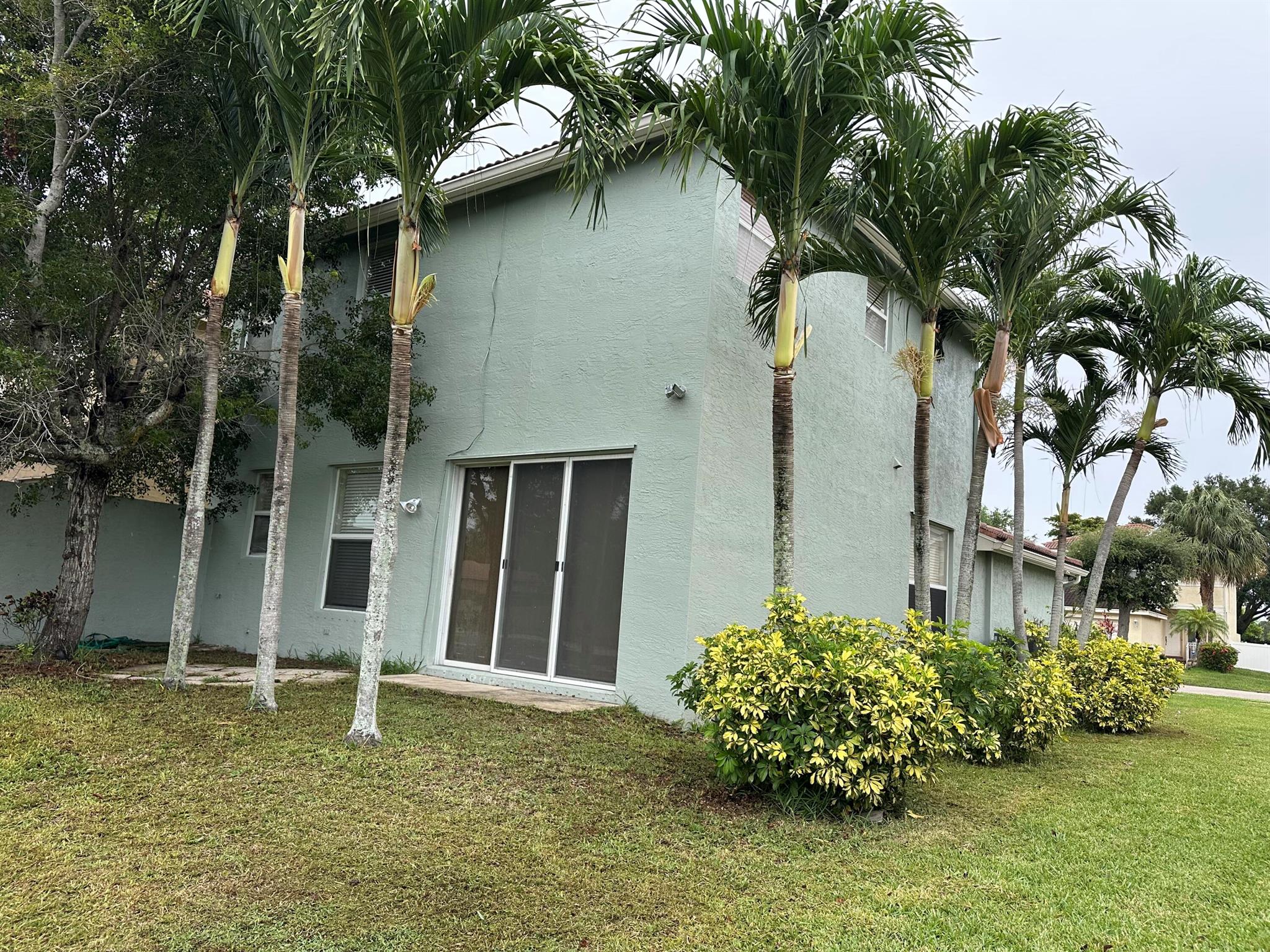 NAUTICA ISLES 4 - Residential Lease