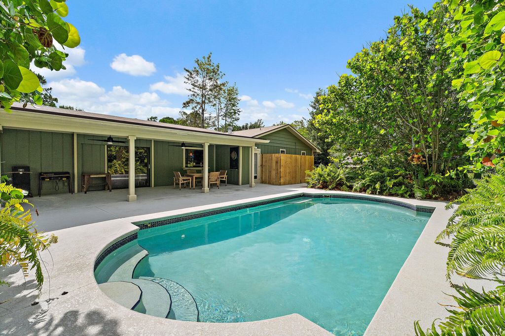Photo of 16180 N 126th Ter Terrace N, Jupiter, FL 33478 (MLS # B26031240)