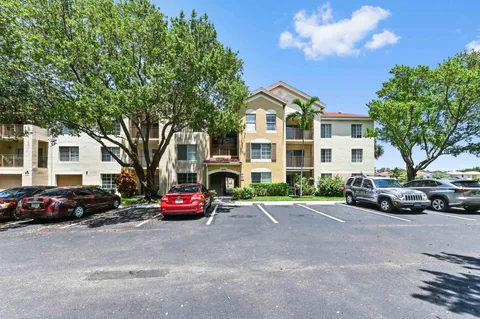 4240 San Marino Boulevard Unit 108, West Palm Beach, FL MLS: R11092991